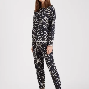 Juvia Judi Sweater 10